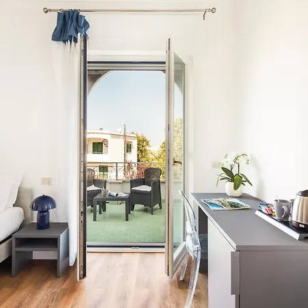 Yourhome - Sorrento Apartment Meta